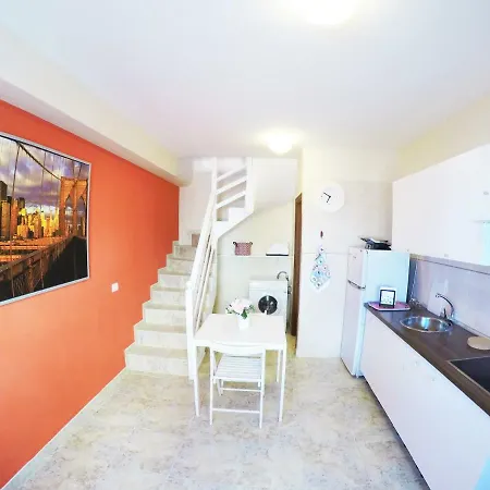 Carta In Apartment